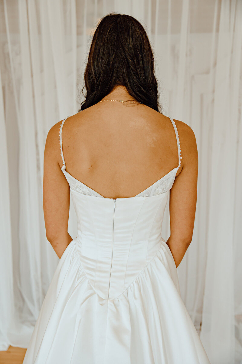 Annika closeup back