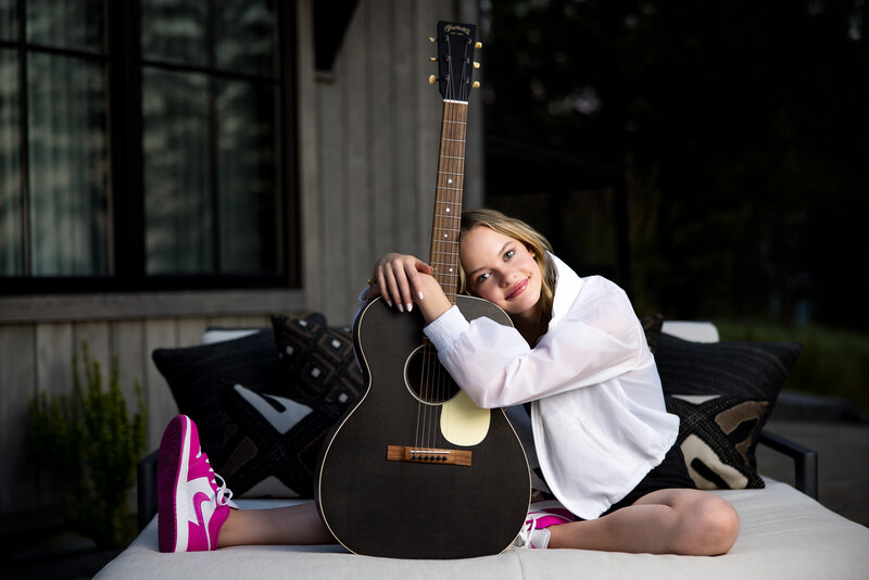 guitar-teenager-music-portrait-outdoor-coeur-dalene