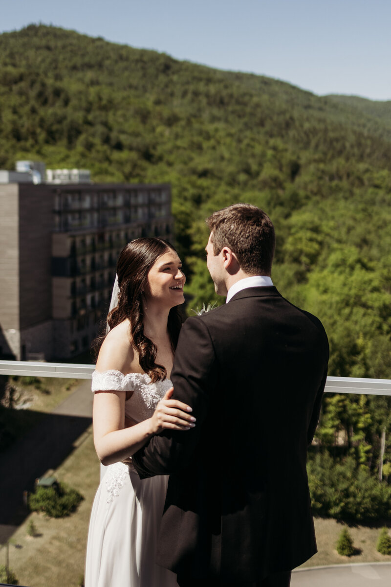 MichellePhilips_Wedding_Club_Med_Charlevoix_CouplePhotos_Aliza_Dworkind_Photography-15