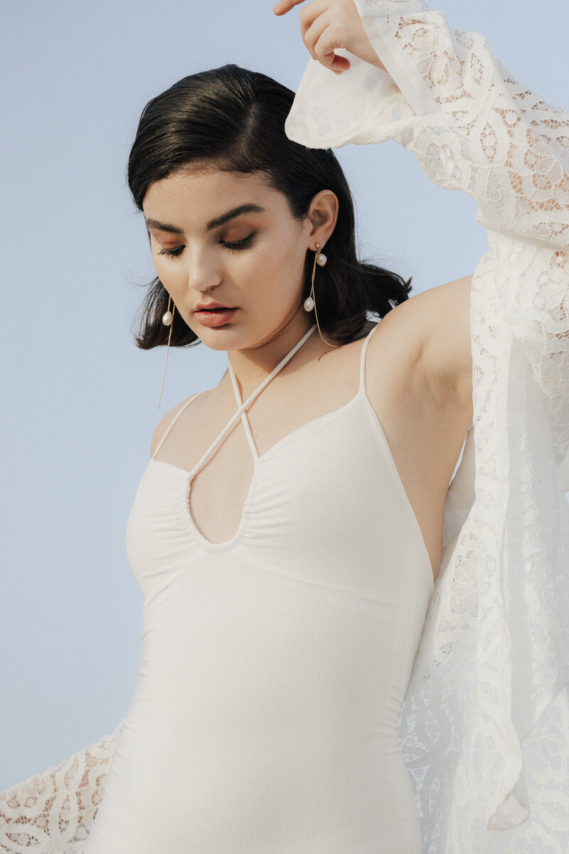 Braut in der Honeymoon Collection von Kaviar Gauche, Editorial Shooting auf Mallorca, Hochzeitsfotografin Sarah Biebl