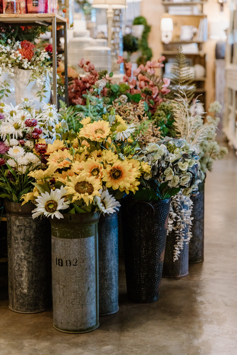 Discover new scents of Rosy Rings candles and diffusers at Pete's Greenhouse in Amarillo, Texas! We are a Panhandle based gift shop and greenhouse. Passionately providing the feeling of home for 48 years.