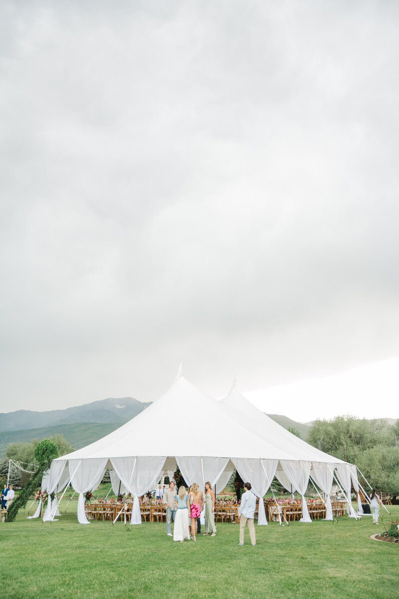 Utah wedding photographer | Tented Weddings | Gorgeous venue