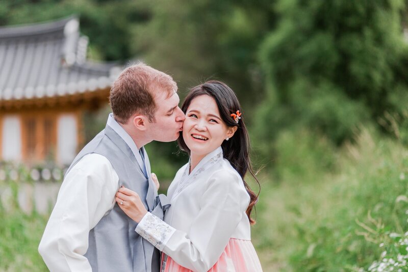 Seoul-South-Korea-Bridal-Engagement-Shoot-Eunpyeong-Village-Hanok-0007