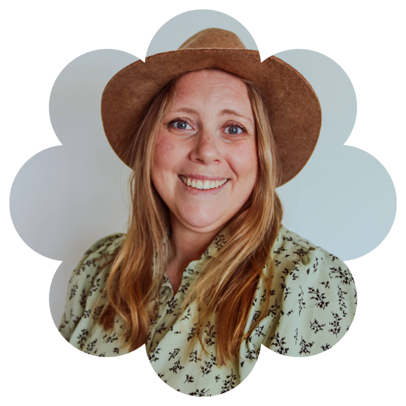 Stine Andersson smiling while providing digital marketing for online service providers