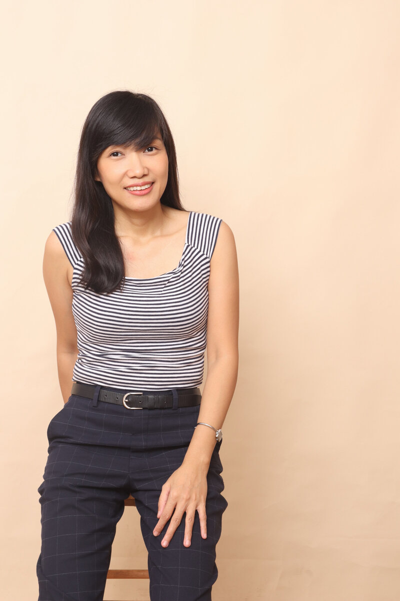 Portrait of Tere Devoy, founder and CEO of TereDevoy.com, expert in digital marketing and sales funnels.