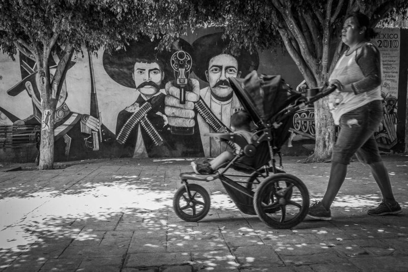 Mexico-Ajijic-street-mural-stroller-1