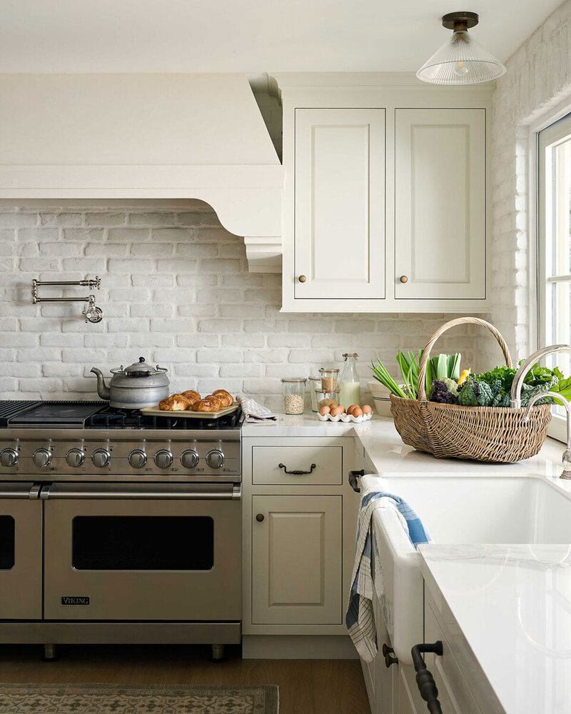 Refined kitchen architecture design with natural backsplash in Orange County
