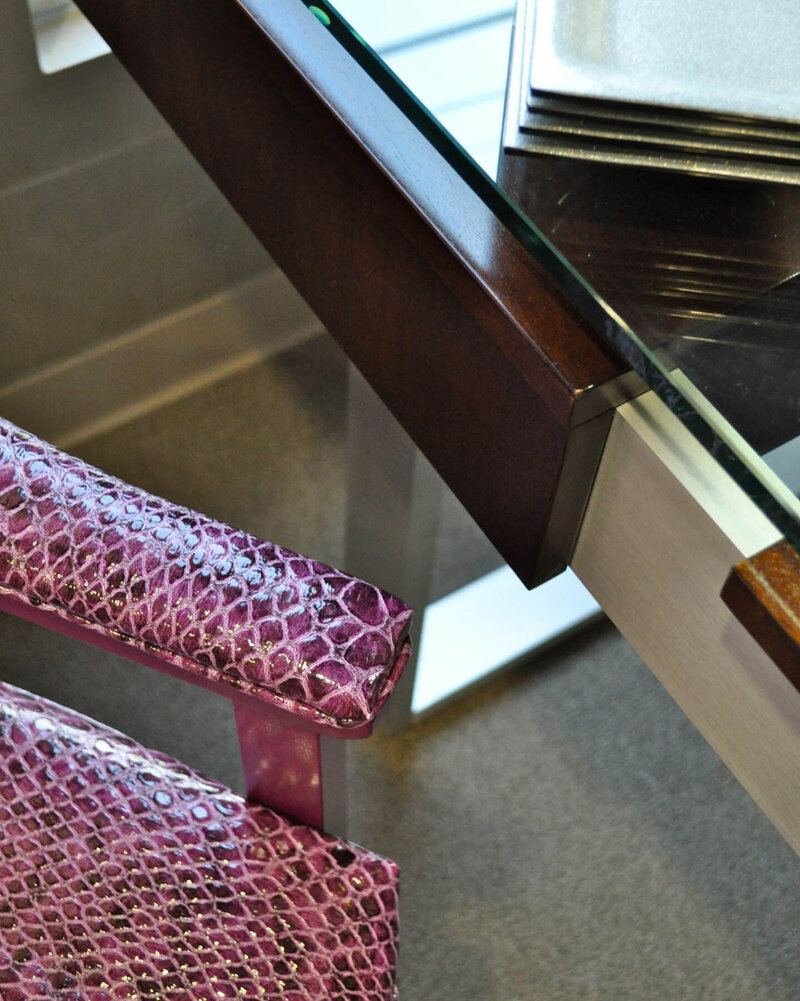 Elichai - Guest Chair-Desk Detail 300dpi