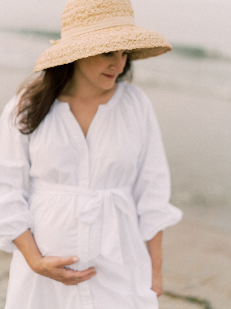 Witman family beach maternity session in Massachusetts