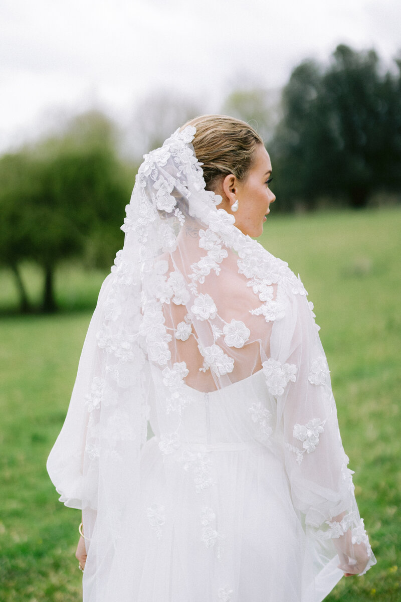 Sezincote House Wedding, Lush Florals, Designer Gown - Hunter Hennes Photography_0013
