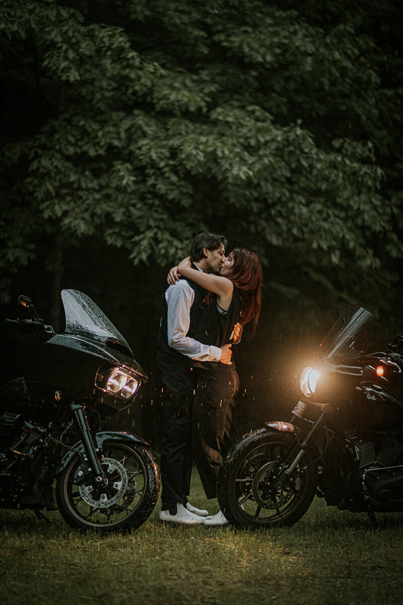 41_Eagle_River_Wisconsin_Lake_Cabin_Rainy_Engagement_Photos_Motorcycles_Harley_Davidson_James_ Stokes_Photograhy_WI.24