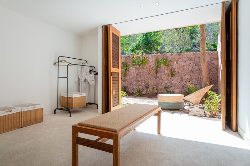 04-3-Careyes-Mexico-Properties-El-Careyes-Club-and-Residences-7B-1BD-Bedroom-Dressroom-Patio-5509