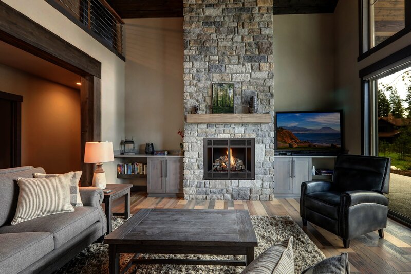 fireplace-xtrordinair-864-tv-40k-clean-face-deluxe-traditional-gas-fireplace-rathdrum-idaho