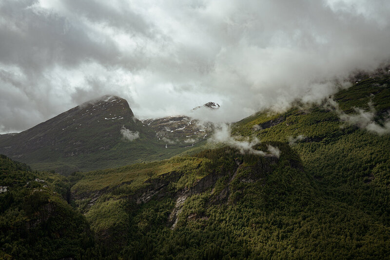 Landskapfoto över norska fjordarna