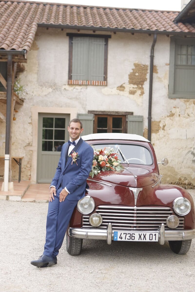 marie-elegant-et-voiture-vintage