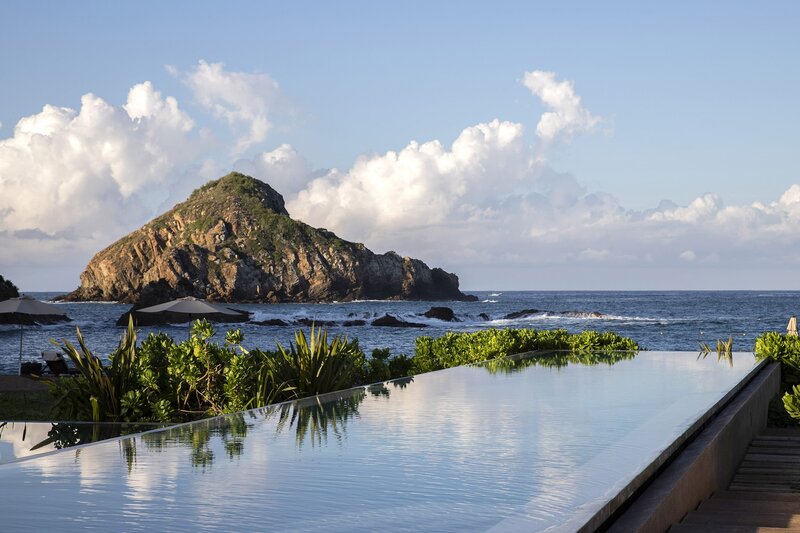 03-4-Careyes-Mexico-Properties-El-Careyes-Club-and-Residences-General-Infinity-Pool-7140