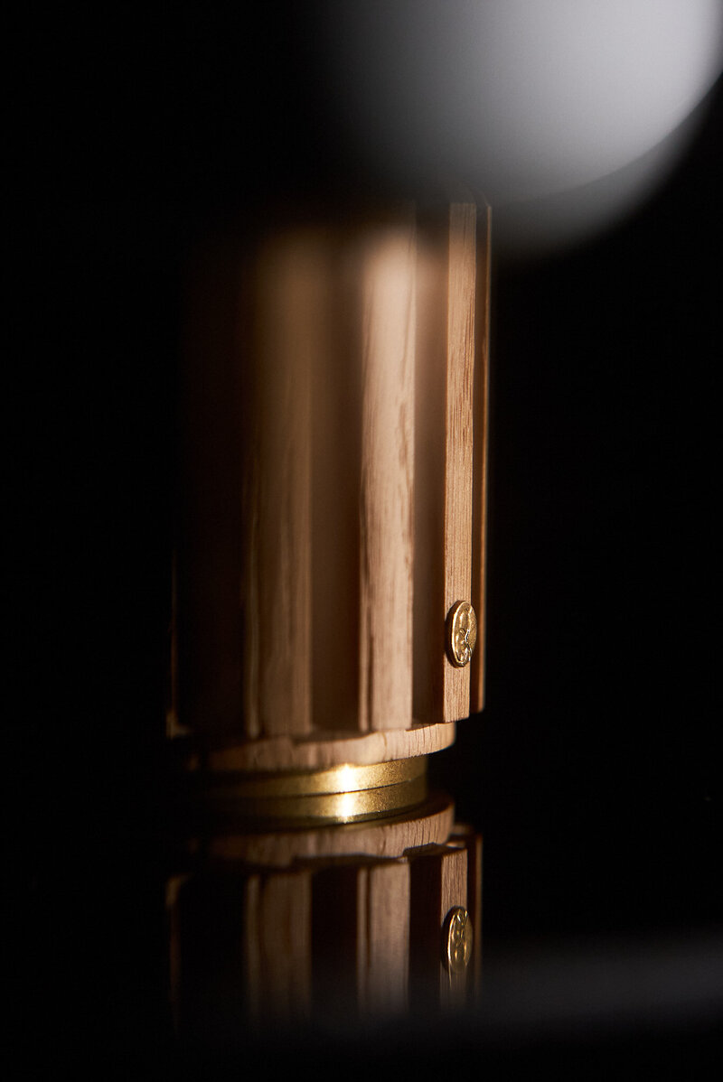 Mise en scène de l’œuvre GENÈSE par Opus Galliae – création de contenu photo et vidéo pour marques de luxe et artisanat d’art.