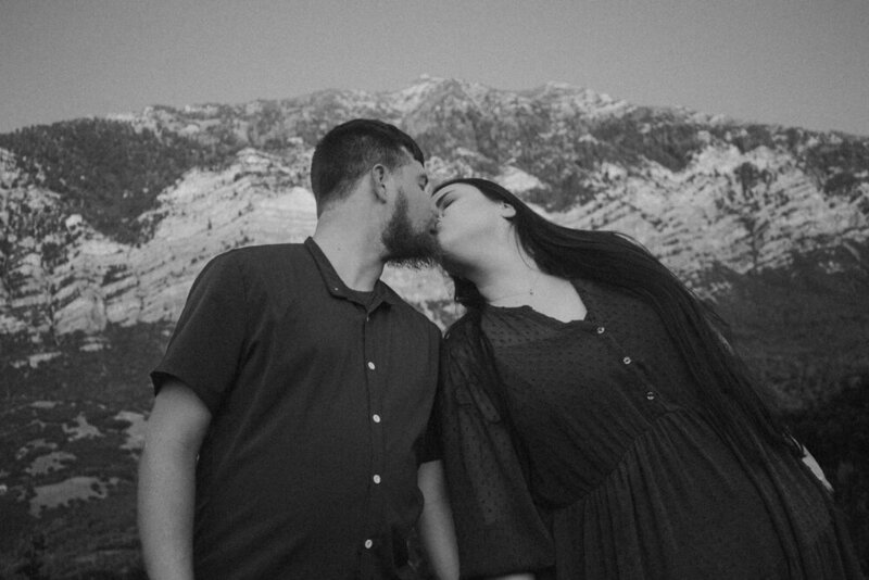 Welcome to our online space! Explore highlights from weddings, elopements, engagements, and family sessions. Peek into our world of posing, lighting, and favorite spots. Find ideas and inspiration for your own photo sessions. Plus, get tips and advice to make your sessions, weddings, and travels extra special with us, your Kentucky Photography Blog.