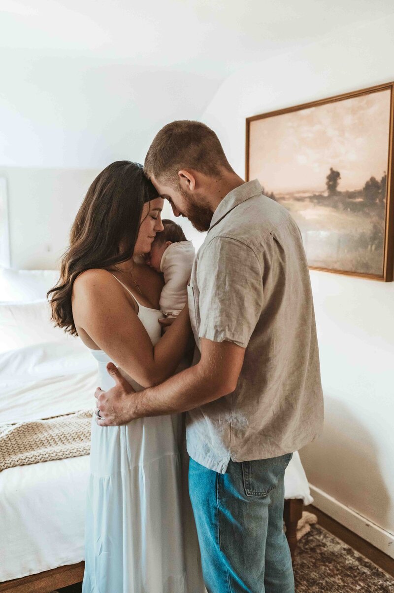 a cozy in-home maternity session in pittsburgh pa