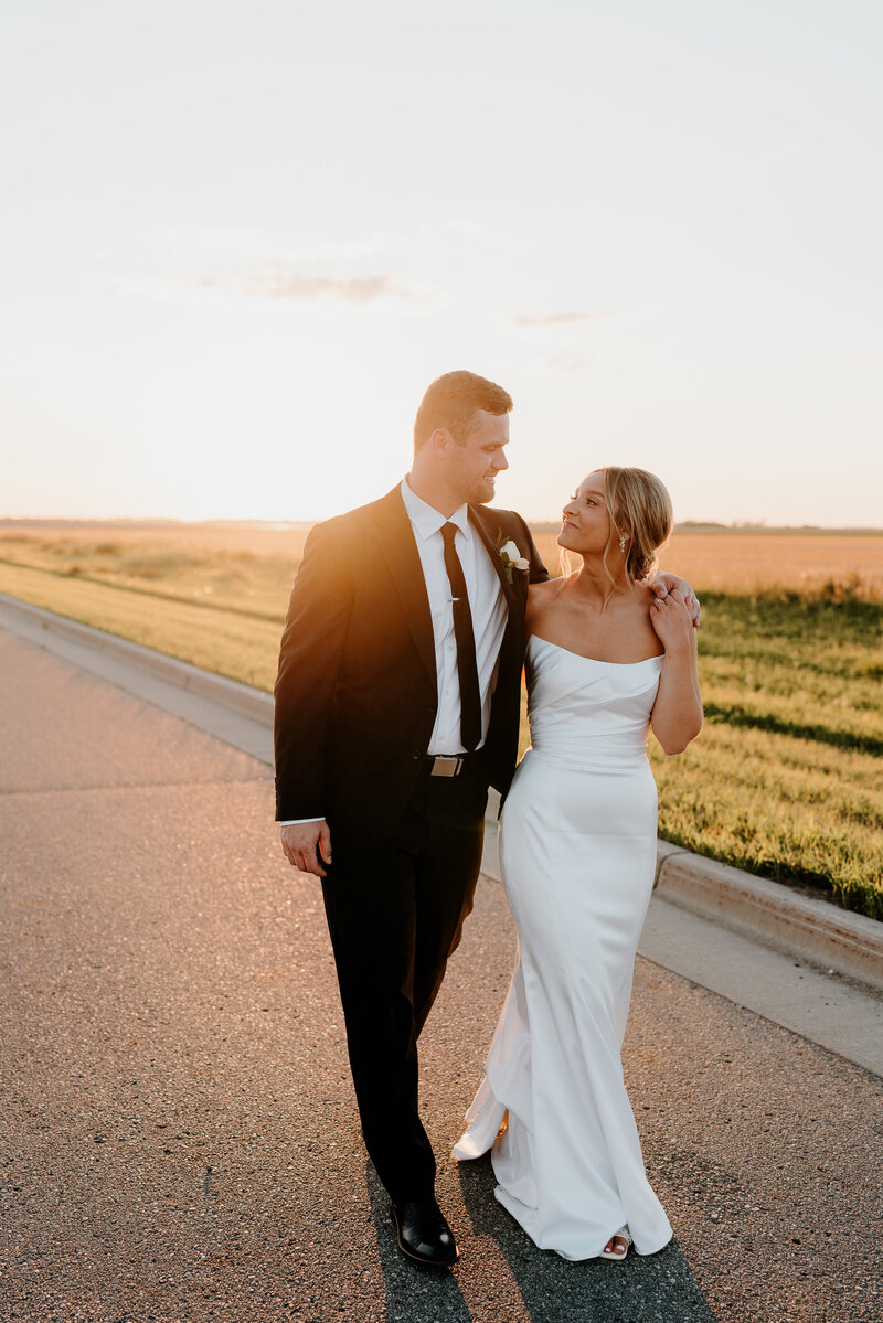 modern summer country club wedding I-36 (1)