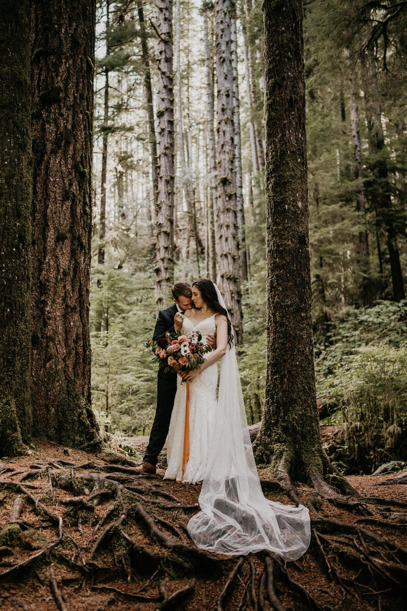 Brit Rader Photography_Fall Oregon Forest Hiking Adventure Elopement Wedding-3800