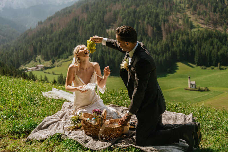 Vegan couple eloping in Val di Funes in the Dolomites