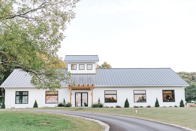 Bloomington_Indiana_The_Wilds_Wedding_Event_Chic_Barn_Weddings_84