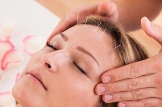Centro Holístico Ki is a wellness spa in Sayulita offering acupuncture, physiotherapy, Reiki, Ayurveda, cupping, and shiatsu—uniting Eastern and Western healing practices.