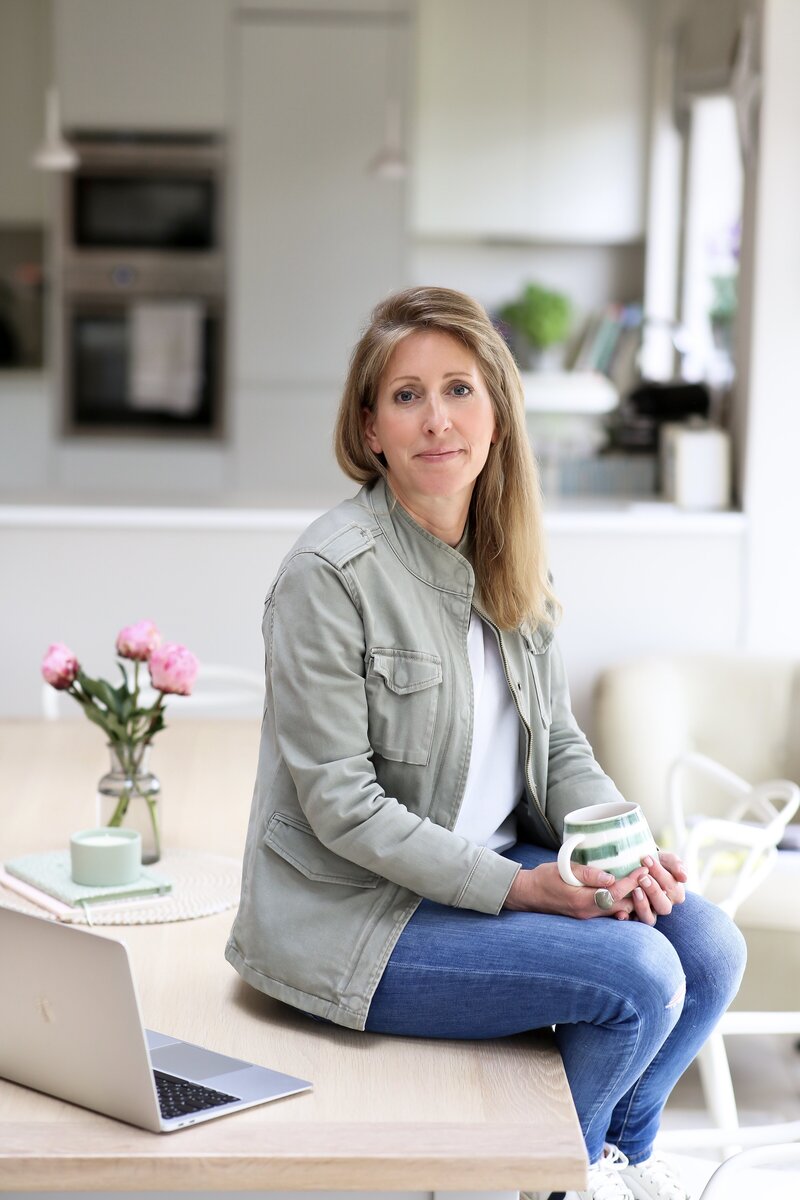 Vanessa designs purposeful and elegant websites & is an experienced photographer, working with female founders and small businesses across London, Surrey & West Sussex