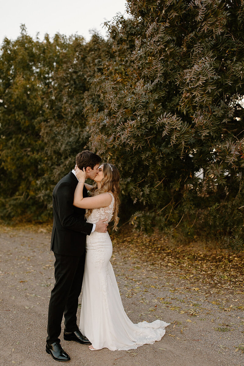 kenzie-nate-wedding-romantics-taylorraephotofilm-105_websize