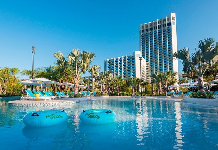 lazy-river-pool