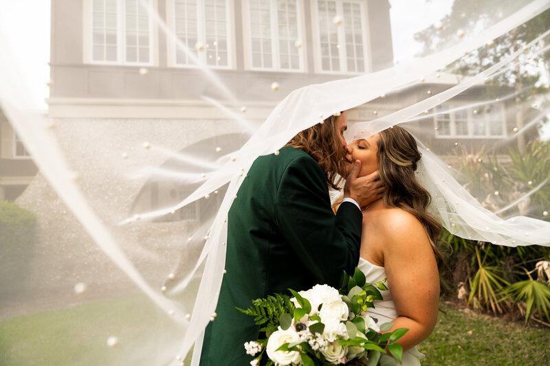 True to color professional wedding photographer located in St Simons Island , Jekyll Island, St Marys Georgia, Kingsland Georgia, Yulee Florida, Fernandina Florida & Amelia Island Florida