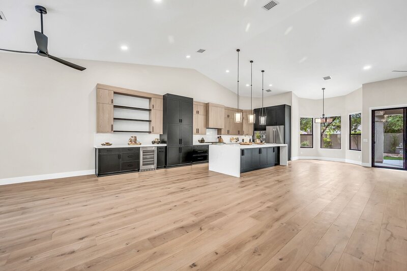 6421 E Winchcomb Dr-14