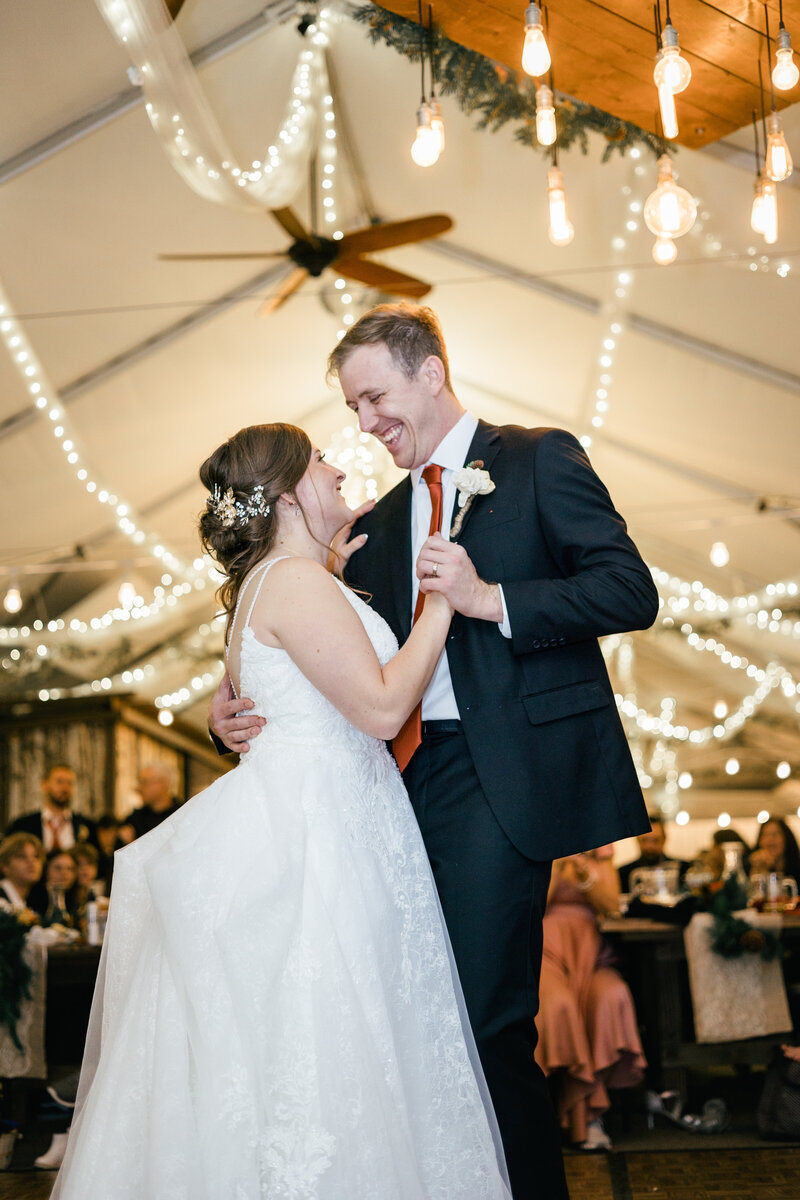 wanderingwildemedia-blackhillsreceptions-klempwedding-fallwedding-blackhillswedding-blackhillsbride-weddingphotographer-493