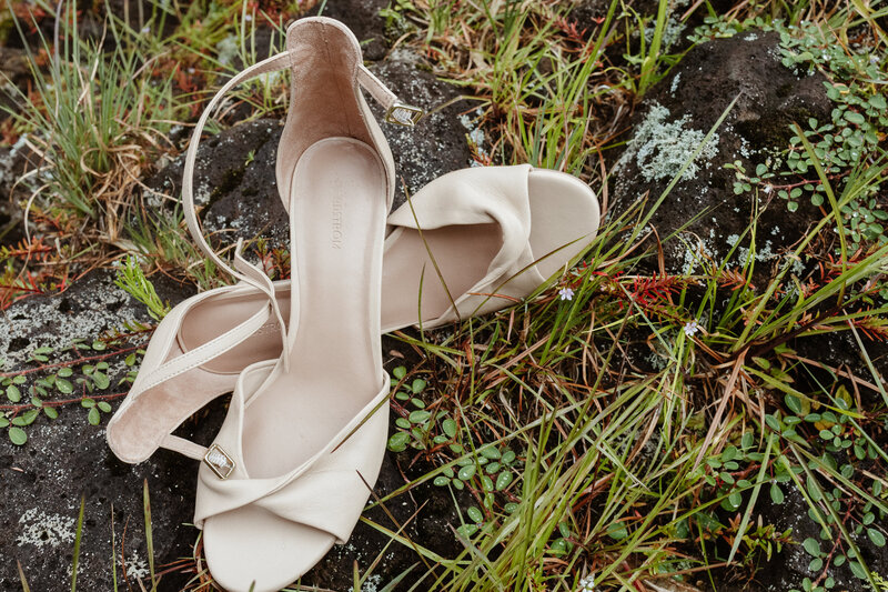IzabelaIPhoto_Carly+John_waterfall_5-27-25-12