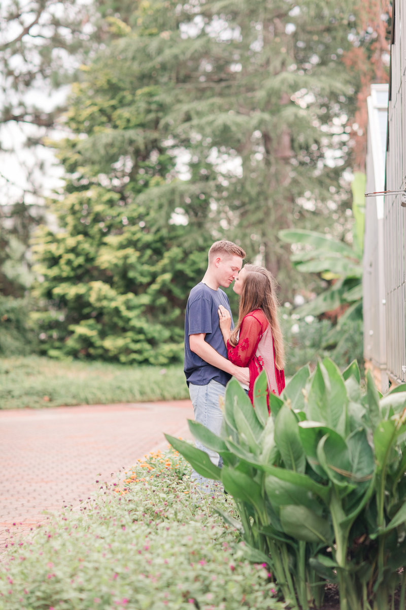 Jennifer B Photography-Sandhills Gardens-Caleb & Laura-Engagement Session-2019-0211