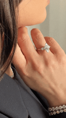 Social media marketing for jewellry brands - content creation and strategy by 11:11 Socials.Social media marketing for jewellry brands - content creation and strategy by 11:11 Socials.