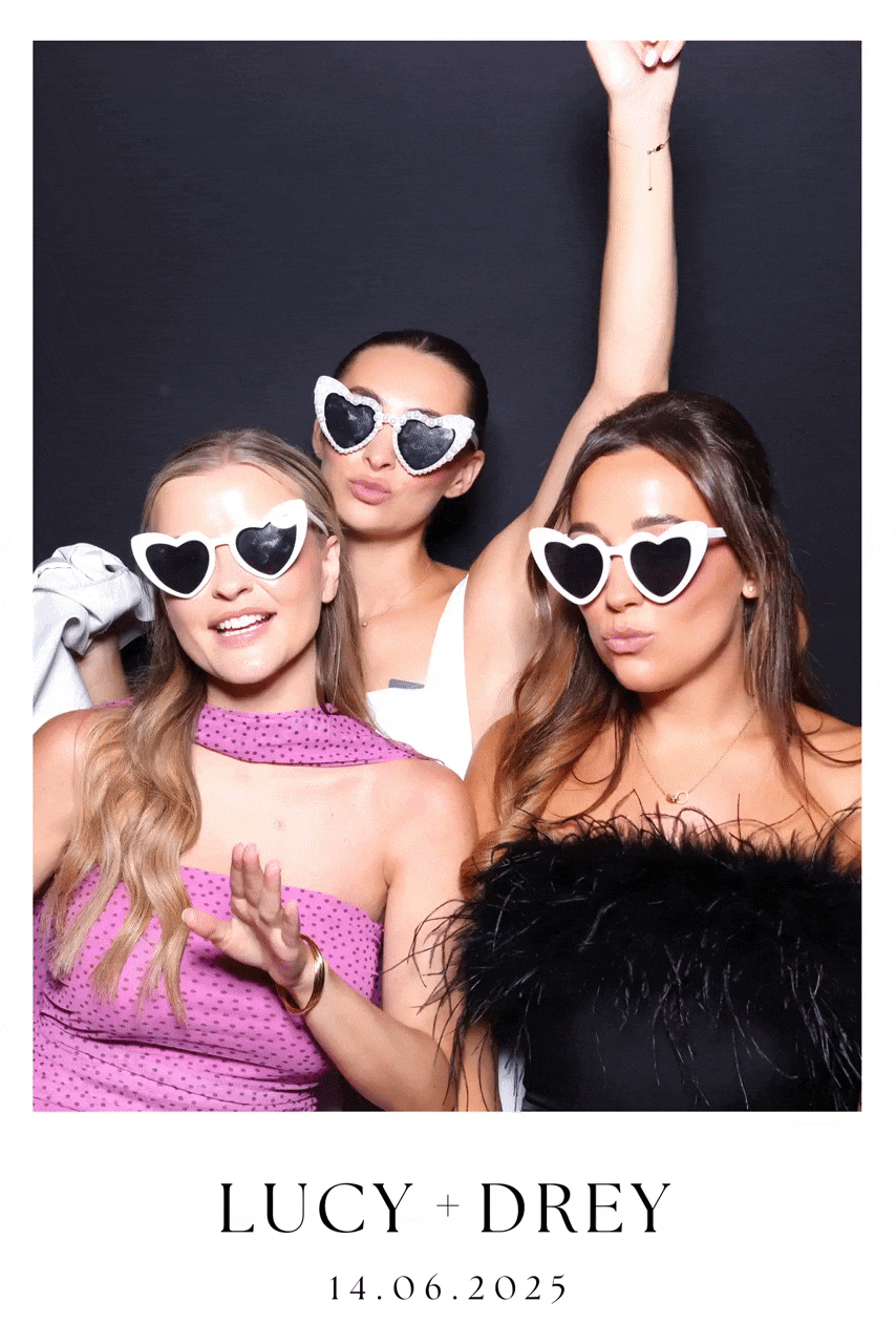 photobooth_london_essex_weddings_17