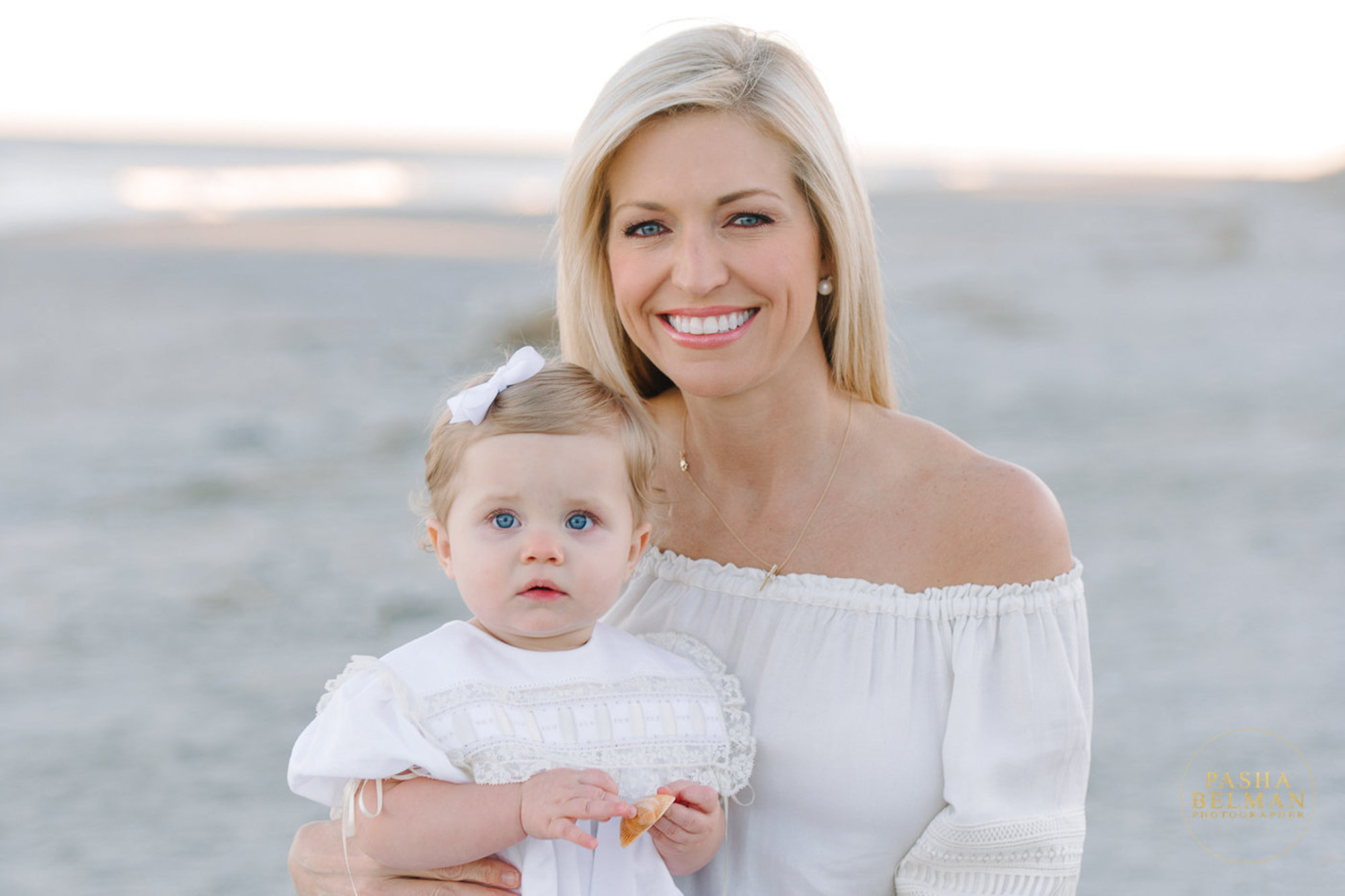 Myrtle Beach Family Photographer - Family Beach Portraits - Fox News Host Ainsley Earhardt