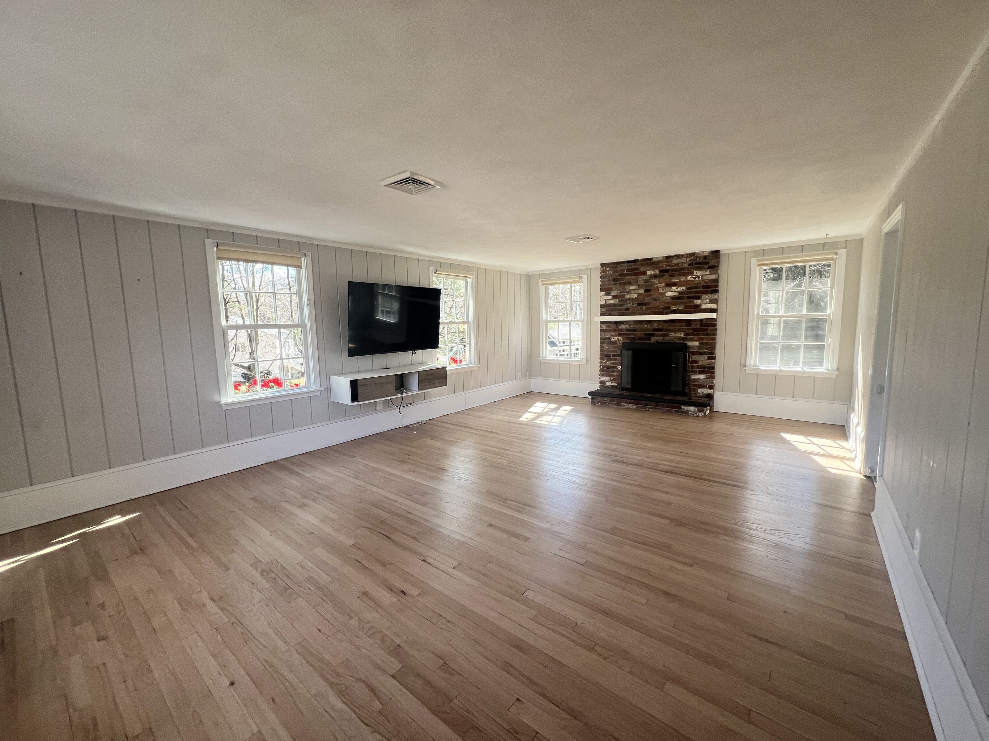 vacant home staging before