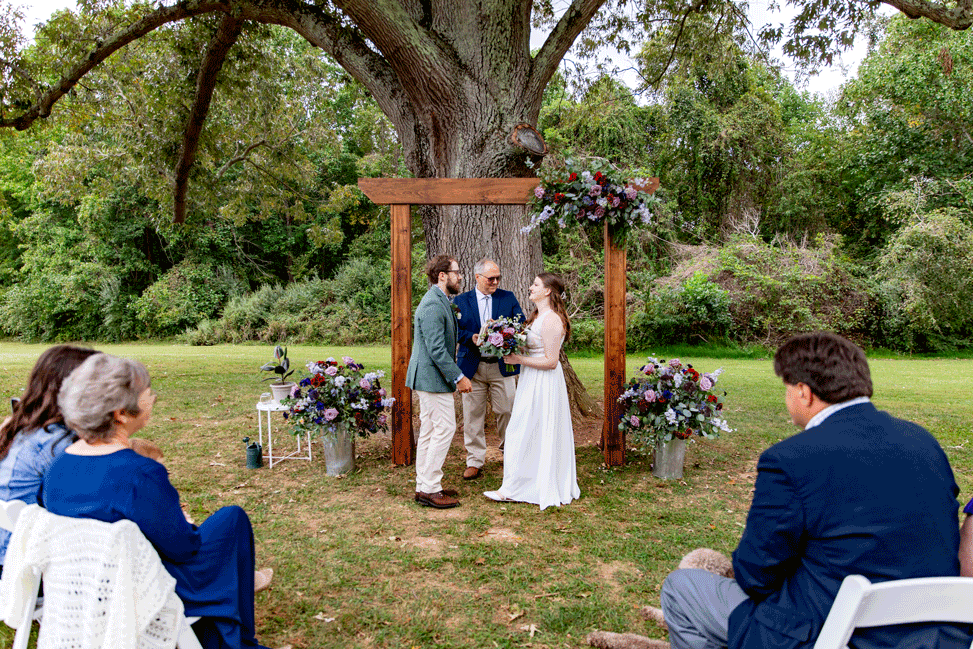 couple sharing first kiss
