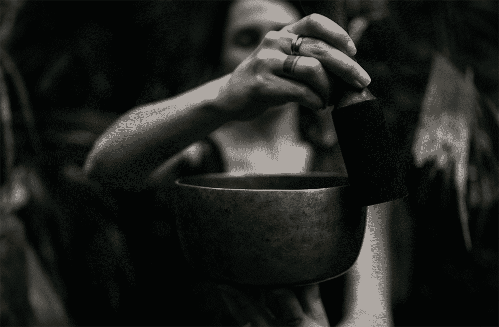 14_anna_mae_singing_bowl