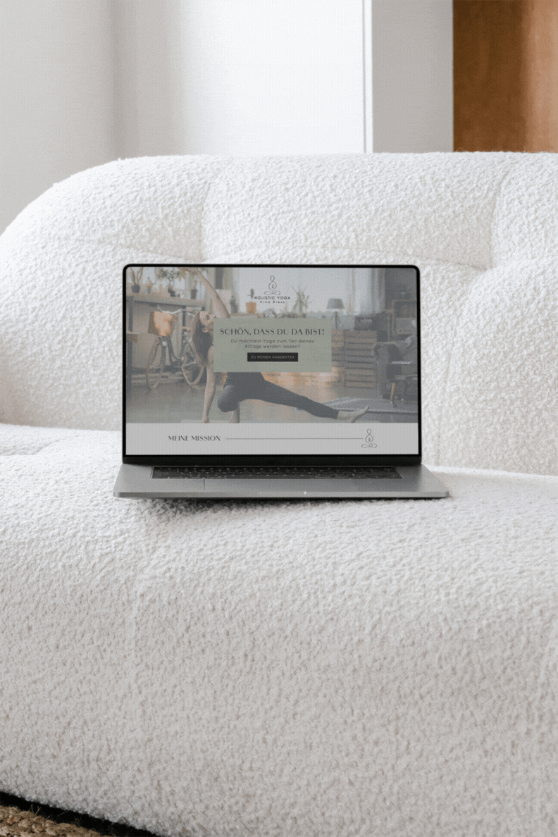 Mockup einer Website für Yogalehrerin Nina, minimalistisch und harmonisch gestaltet