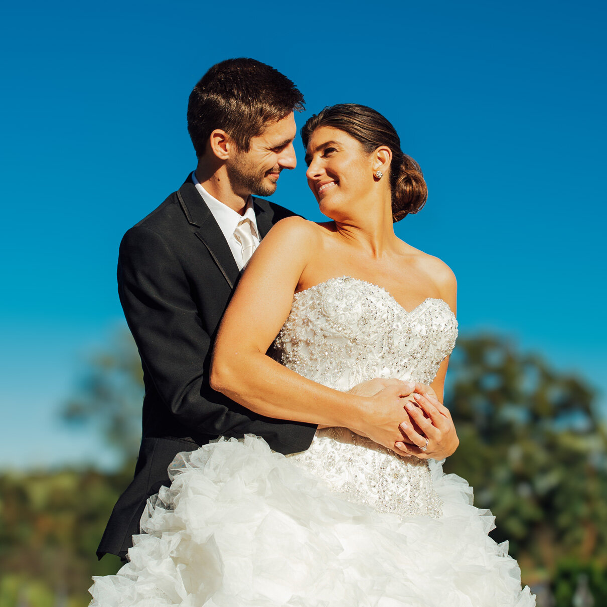 Wedding couple posing in garden at The Park Savoy | Florham Park, New Jersey
