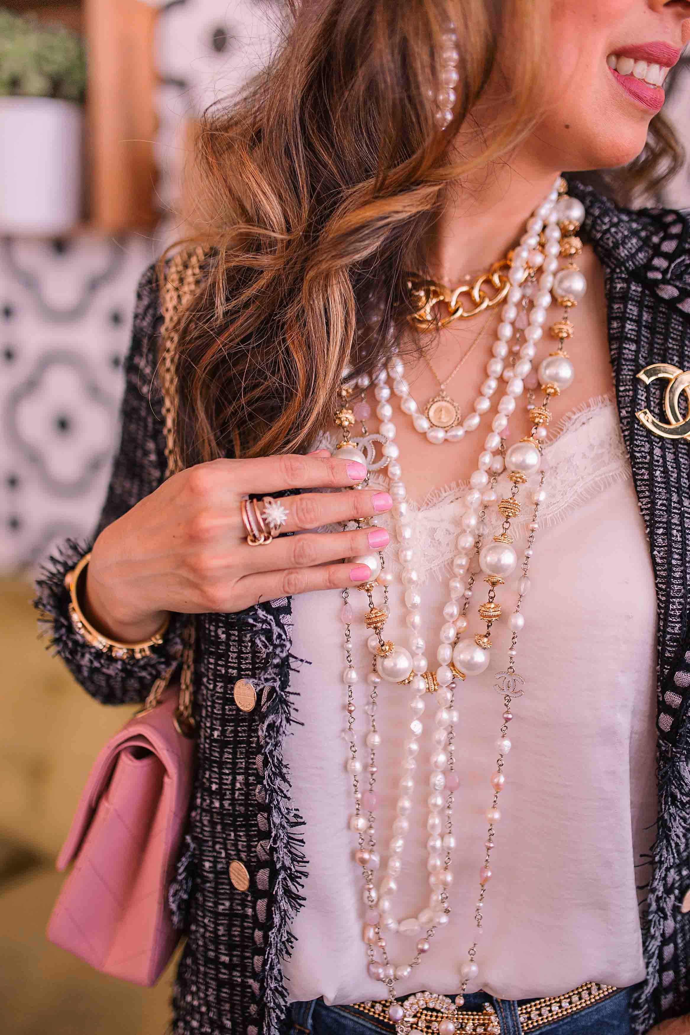 How and with what to wear a Chanel jacket