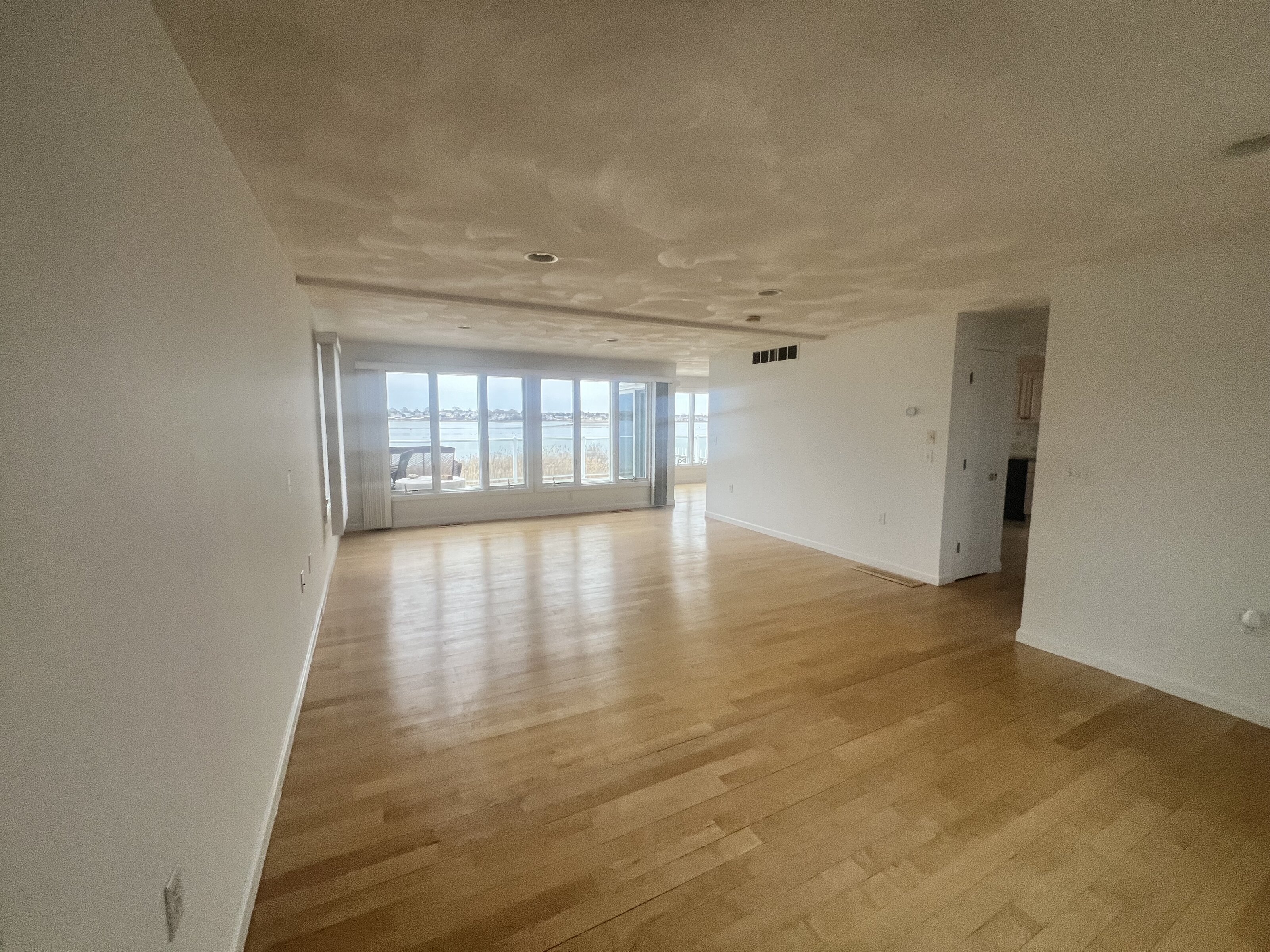 vacant home staging before