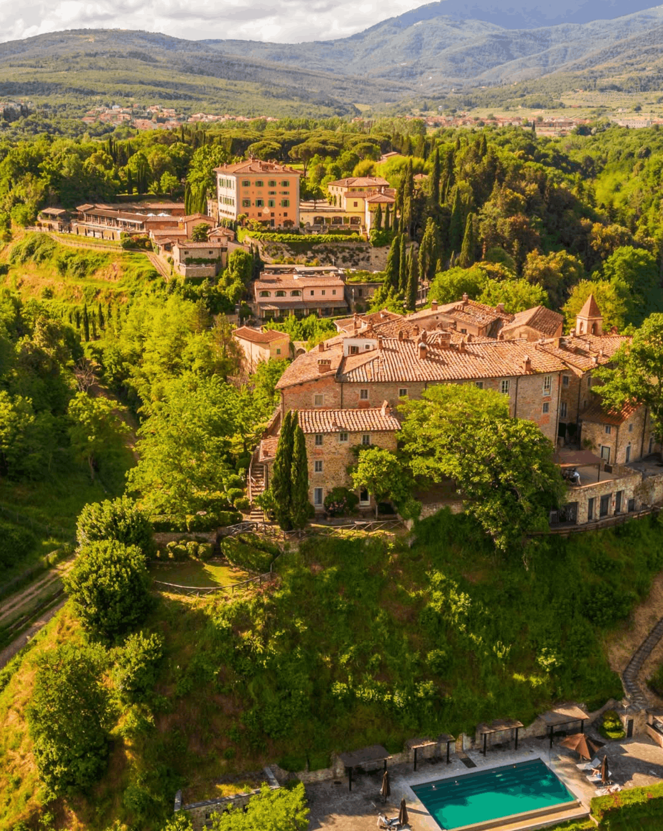 Tuscany wedding venue Il Borro”
    style=
