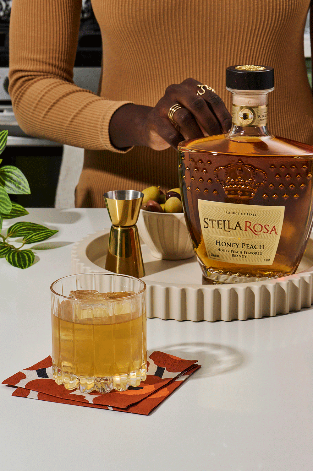 los-angeles-lifestyle-photographer-lindsay-kreighbaum-stella-rosa-brandy-beverage-photography-8