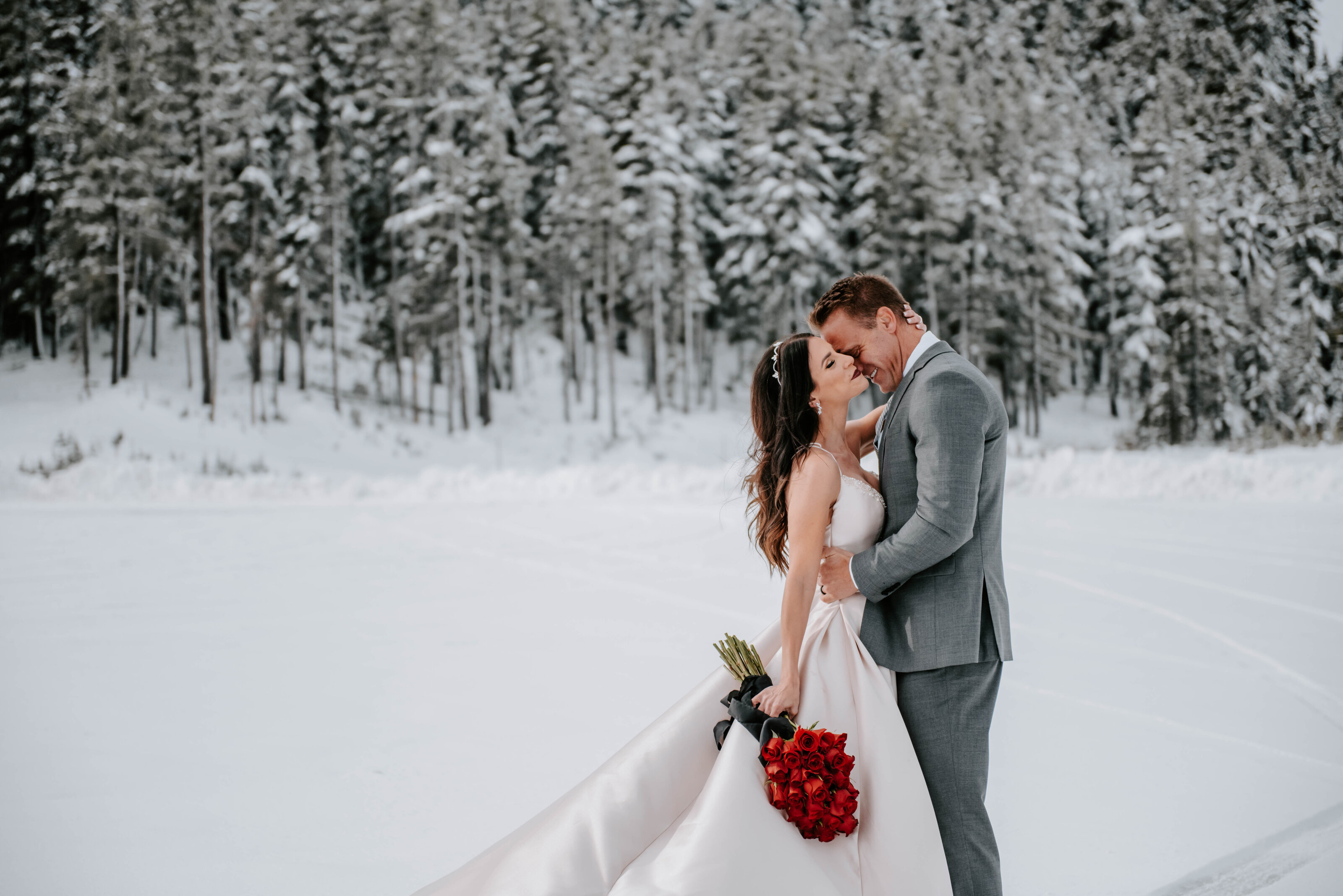 bend, oregon, wedding, elopement, photographer, dress, bridal, shop, lace, gown, detail, mt, bachelor