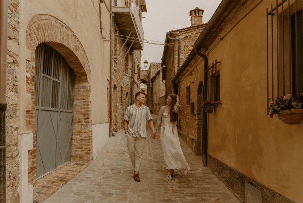 bride and groom in italy